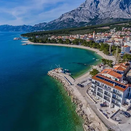Anini Dvori * Promajna