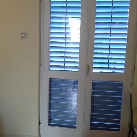Anini Dvori Apartamento *