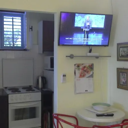 Anini Dvori Apartamento *